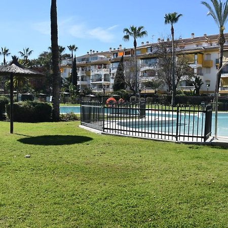 Dama Boutique Apt Marbella Exterior photo